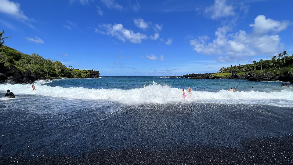 Best beaches in Maui Waianapapa