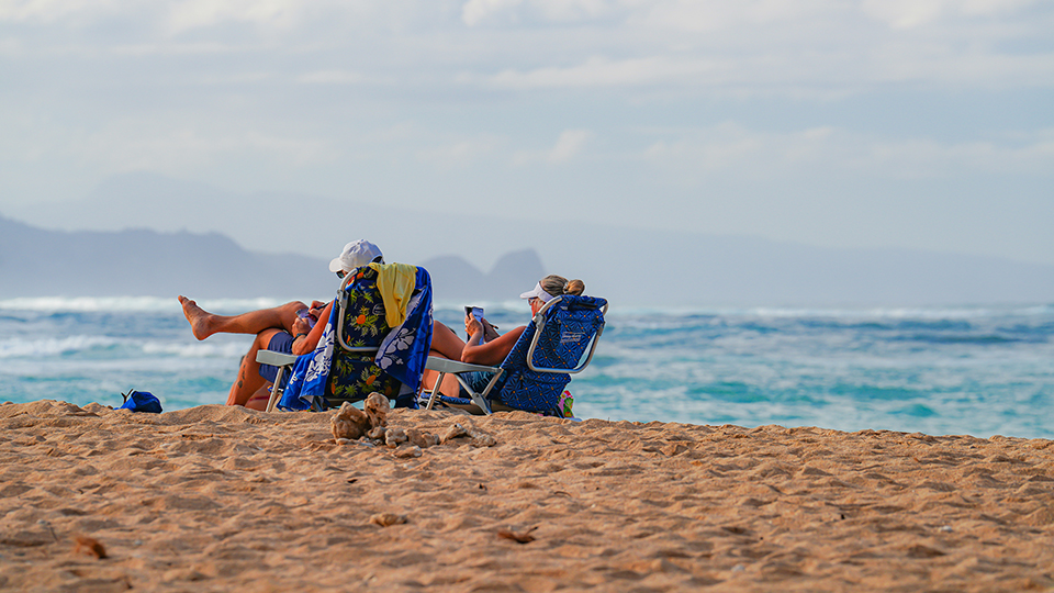 Guests Relaxing on Ho'okipa Beach