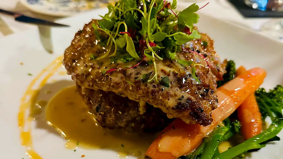 Best Maui Restaurants Makawao Public House