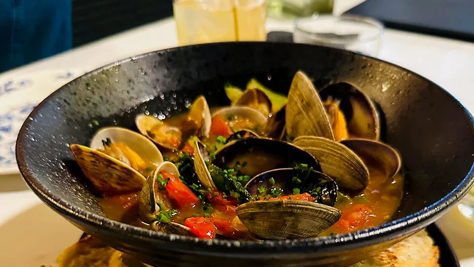 Best Maui Restaurants Makawao Public House