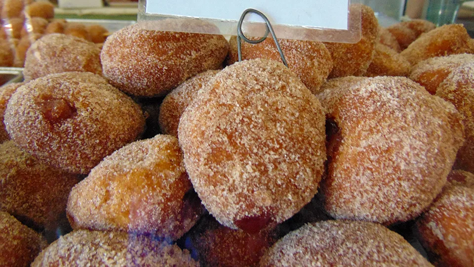 Best Maui Malasadas Komoda Store and Bakery